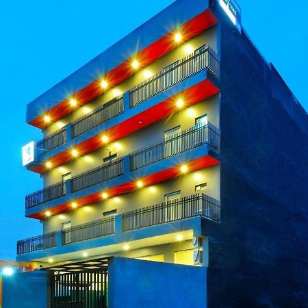 The Red York Hotell Ghaziabad Eksteriør bilde