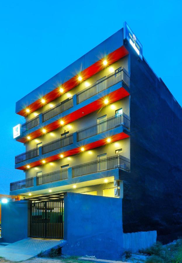 The Red York Hotell Ghaziabad Eksteriør bilde