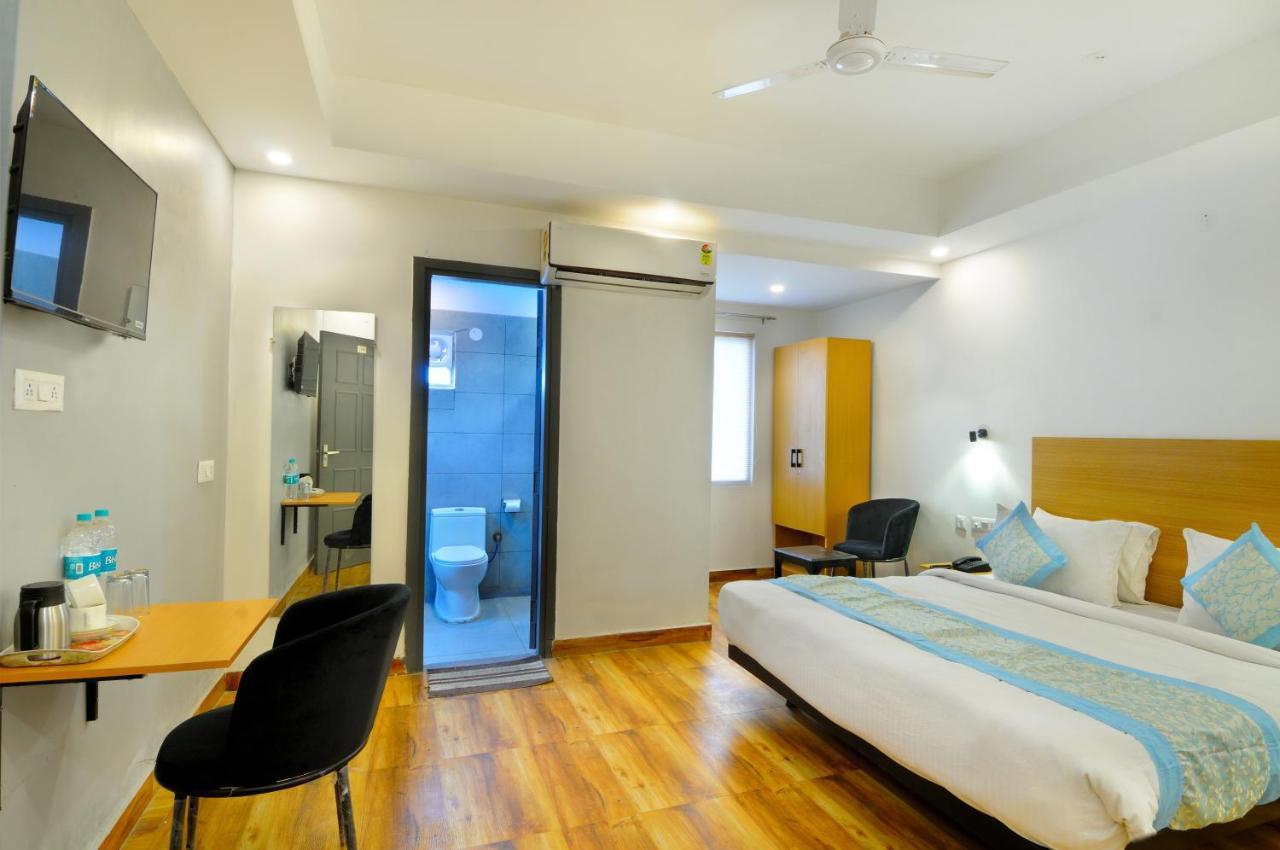 The Red York Hotell Ghaziabad Eksteriør bilde