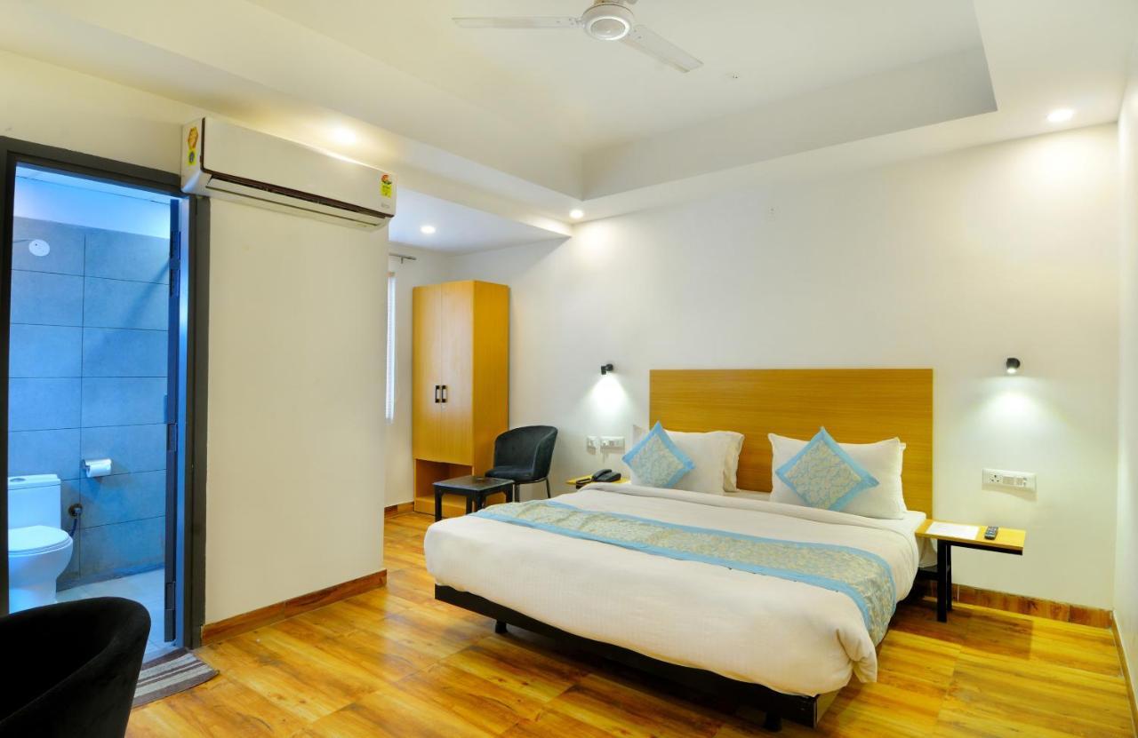 The Red York Hotell Ghaziabad Eksteriør bilde