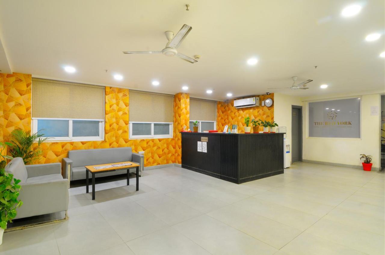 The Red York Hotell Ghaziabad Eksteriør bilde