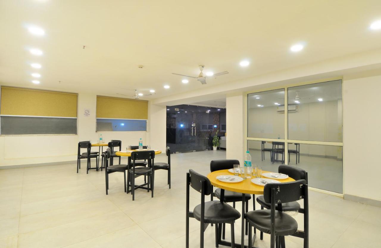 The Red York Hotell Ghaziabad Eksteriør bilde